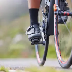 Jakie buty na rower crossowy zapewnią komfort i wytrzymałość?