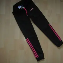 Dres Adidas rozmiar 140 - najlepsze modele i atrakcyjne ceny