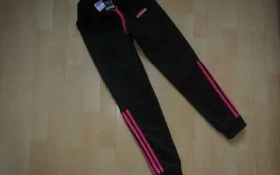 Dres Adidas rozmiar 140 - najlepsze modele i atrakcyjne ceny