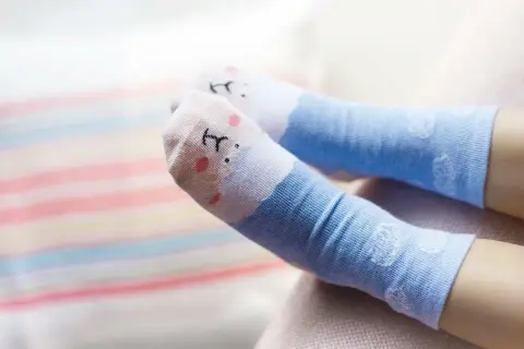 Jaki rozmiar skarpetek dla rocznego dziecka, aby uniknąć niewygody?