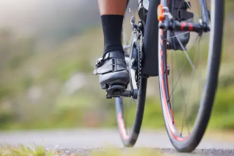 Jakie buty na rower crossowy zapewnią komfort i wytrzymałość?