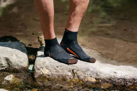 Jakie skarpetki na potliwość - uniknij nieprzyjemnego zapachu i dyskomfortu