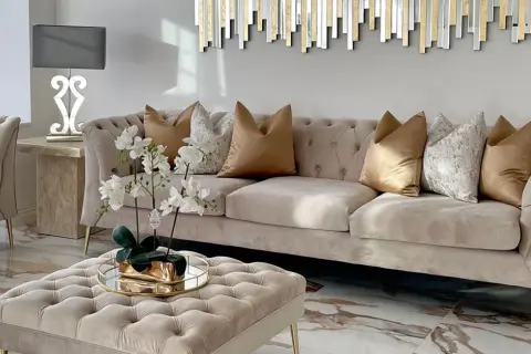 Styl glamour co to znaczy i jak wprowadza luksus do wnętrz