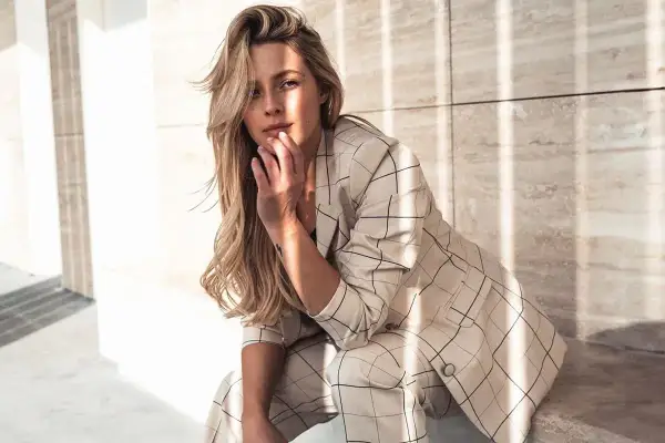 Styl old money – co to znaczy i jakie ma cechy w modzie?
